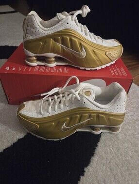 NIKE SHOX R4 SNEAKER SZ